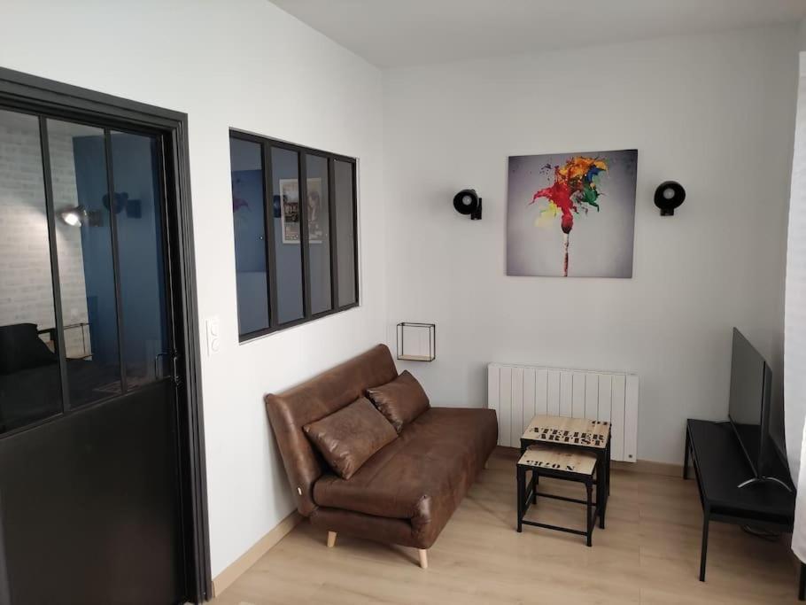 L'Atelier De L'Artiste - Moulins Coeur De Ville Exterior photo